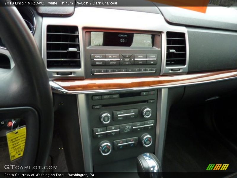 White Platinum Tri-Coat / Dark Charcoal 2010 Lincoln MKZ AWD