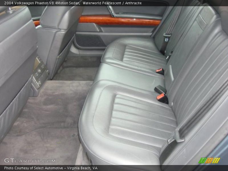  2004 Phaeton V8 4Motion Sedan Anthracite Interior