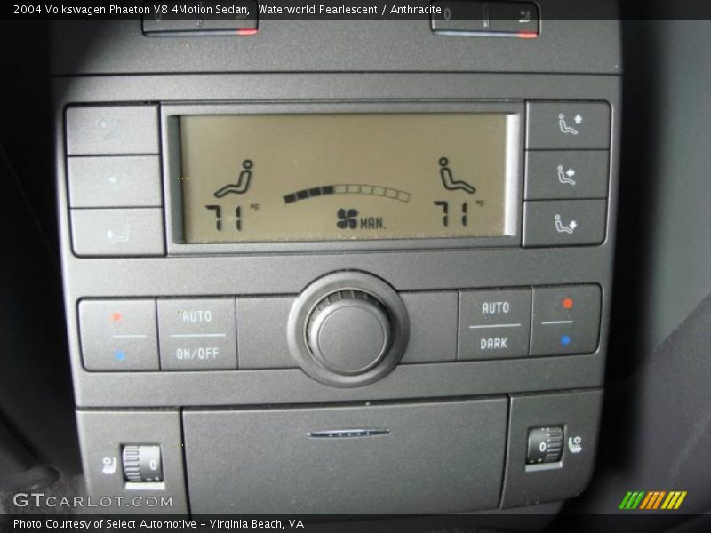 Controls of 2004 Phaeton V8 4Motion Sedan
