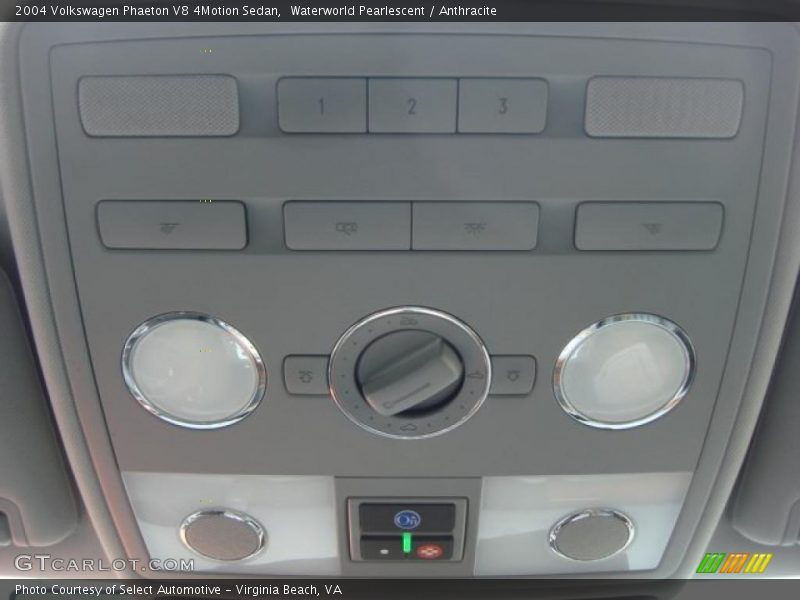 Controls of 2004 Phaeton V8 4Motion Sedan