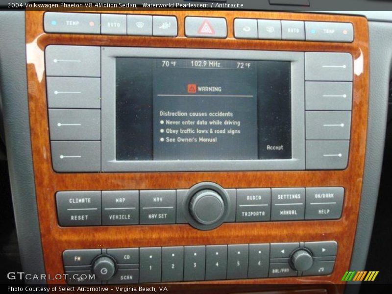 Controls of 2004 Phaeton V8 4Motion Sedan