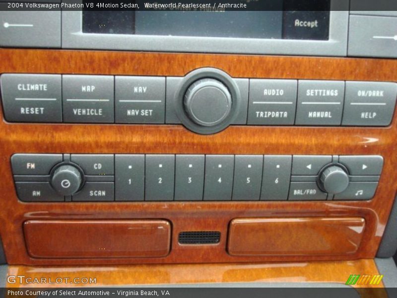 Controls of 2004 Phaeton V8 4Motion Sedan