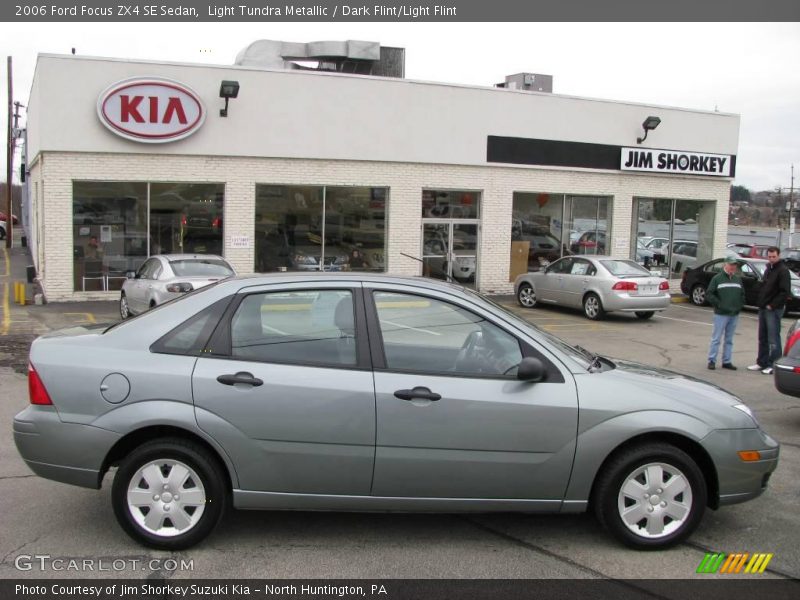 Light Tundra Metallic / Dark Flint/Light Flint 2006 Ford Focus ZX4 SE Sedan