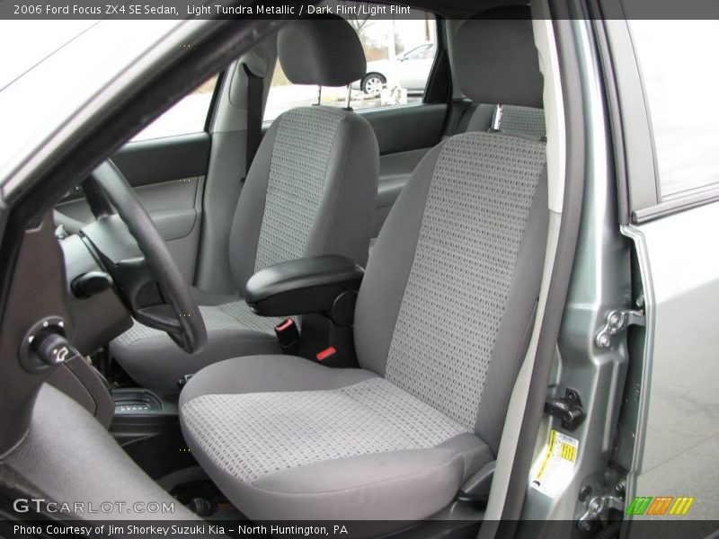 Light Tundra Metallic / Dark Flint/Light Flint 2006 Ford Focus ZX4 SE Sedan