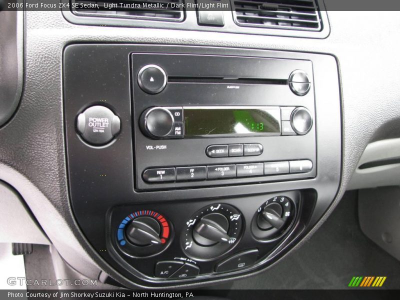 Light Tundra Metallic / Dark Flint/Light Flint 2006 Ford Focus ZX4 SE Sedan