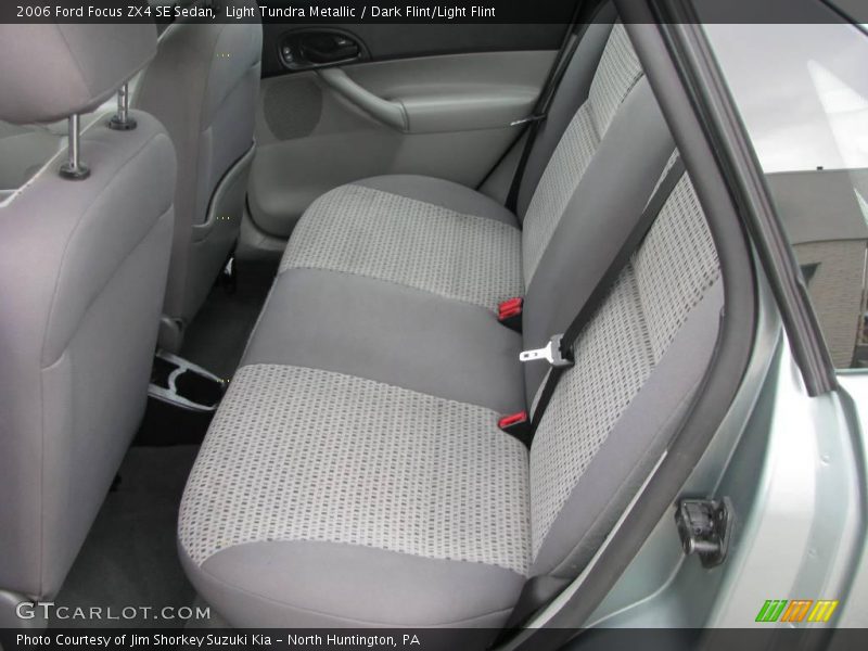 Light Tundra Metallic / Dark Flint/Light Flint 2006 Ford Focus ZX4 SE Sedan