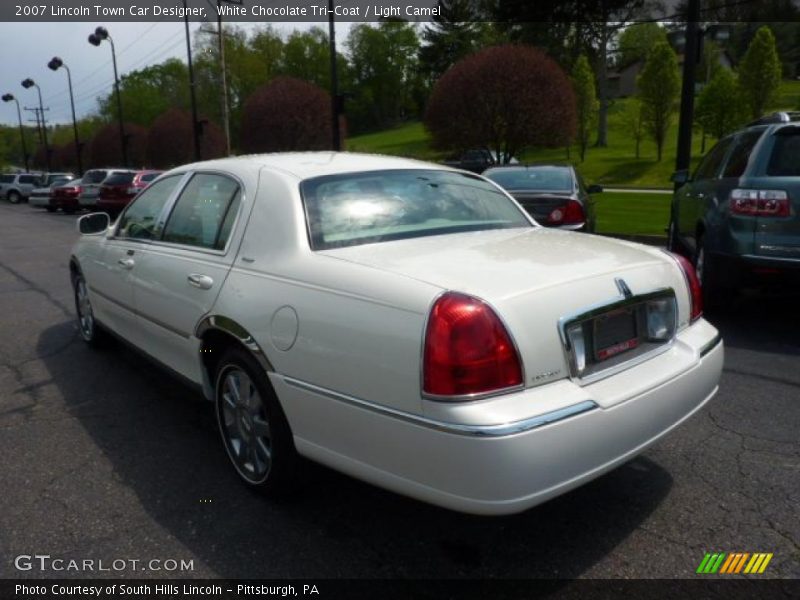 White Chocolate Tri-Coat / Light Camel 2007 Lincoln Town Car Designer