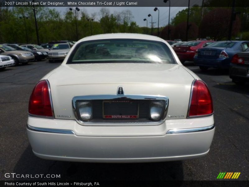White Chocolate Tri-Coat / Light Camel 2007 Lincoln Town Car Designer