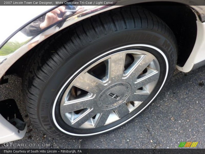  2007 Town Car Designer Wheel