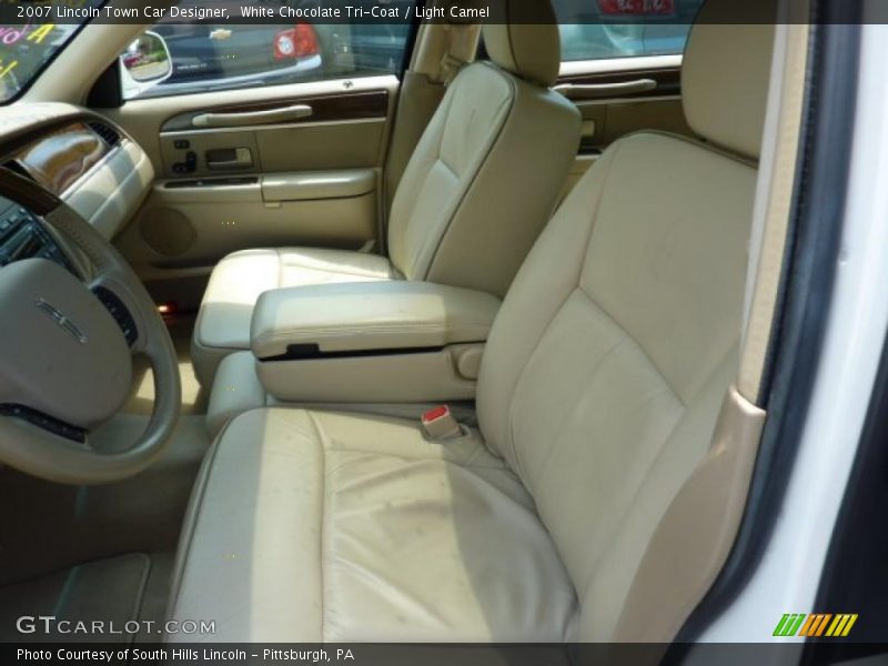  2007 Town Car Designer Light Camel Interior