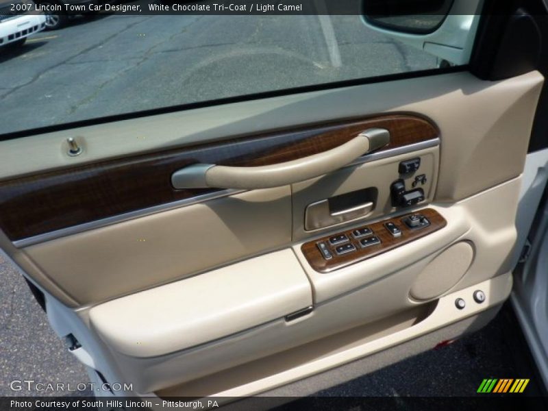 Door Panel of 2007 Town Car Designer