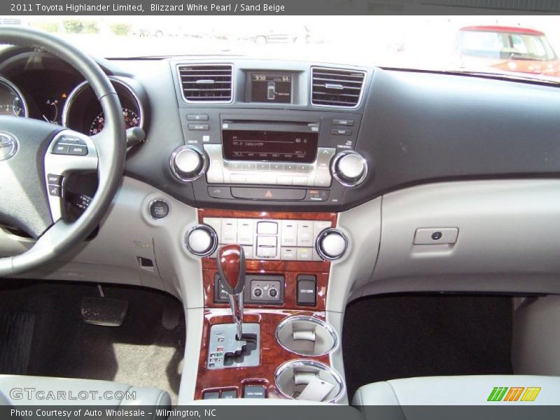 Blizzard White Pearl / Sand Beige 2011 Toyota Highlander Limited