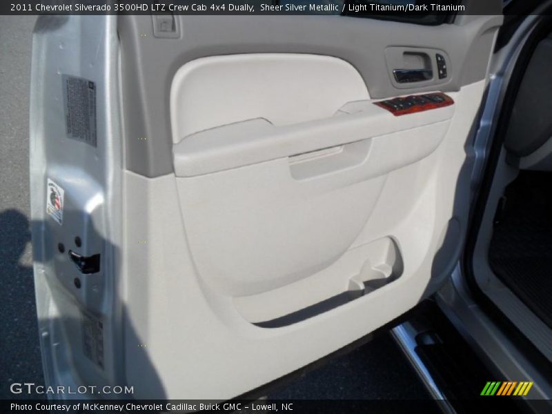Door Panel of 2011 Silverado 3500HD LTZ Crew Cab 4x4 Dually