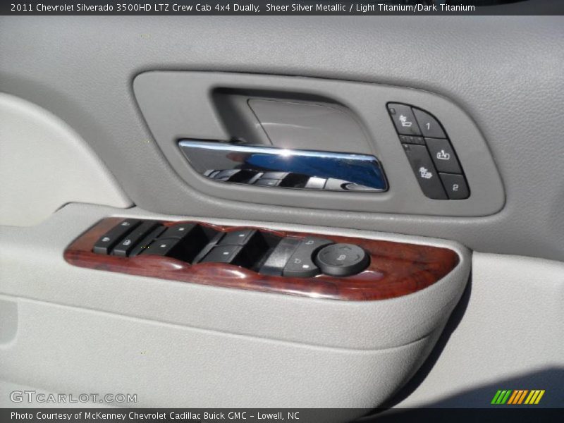 Controls of 2011 Silverado 3500HD LTZ Crew Cab 4x4 Dually