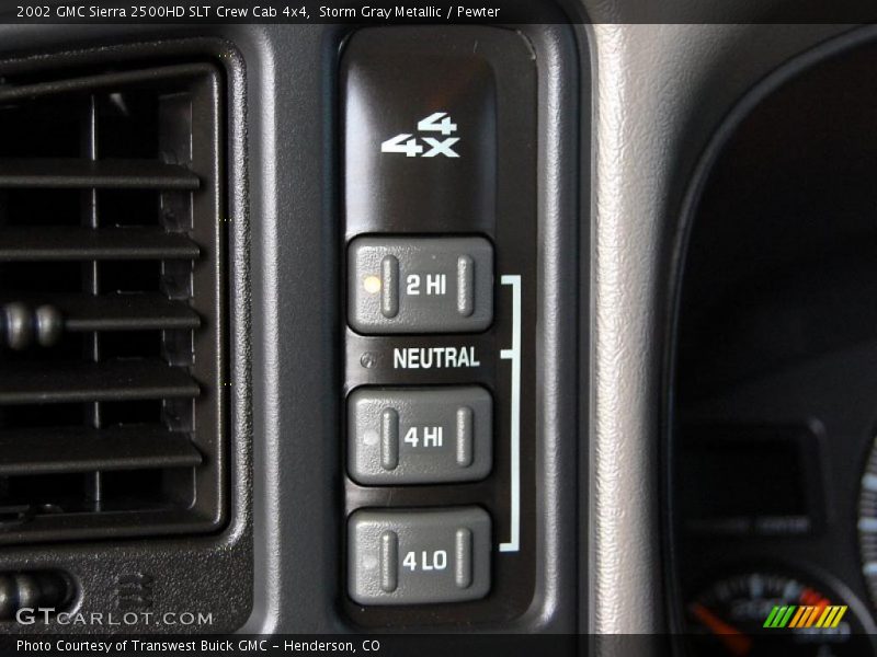 Controls of 2002 Sierra 2500HD SLT Crew Cab 4x4