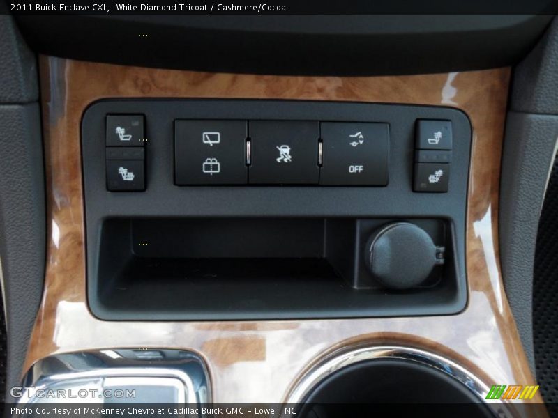 White Diamond Tricoat / Cashmere/Cocoa 2011 Buick Enclave CXL