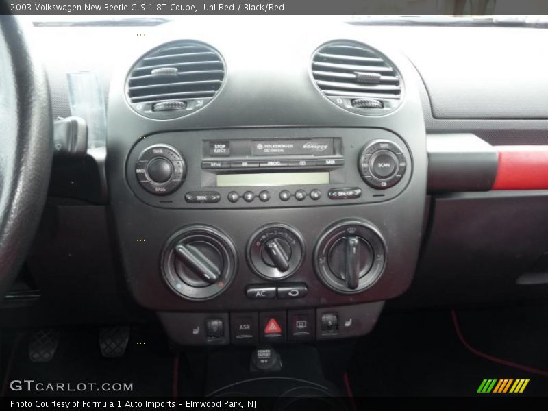 Uni Red / Black/Red 2003 Volkswagen New Beetle GLS 1.8T Coupe