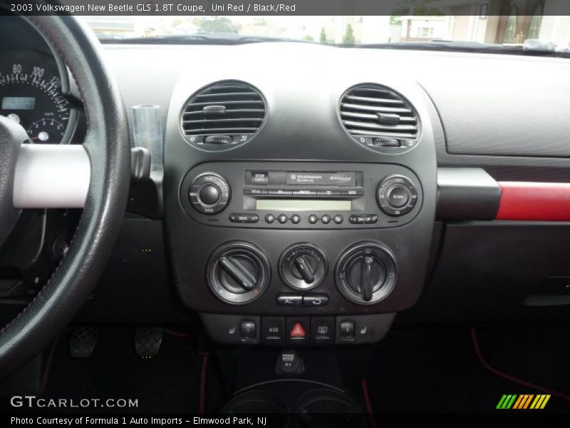 Uni Red / Black/Red 2003 Volkswagen New Beetle GLS 1.8T Coupe