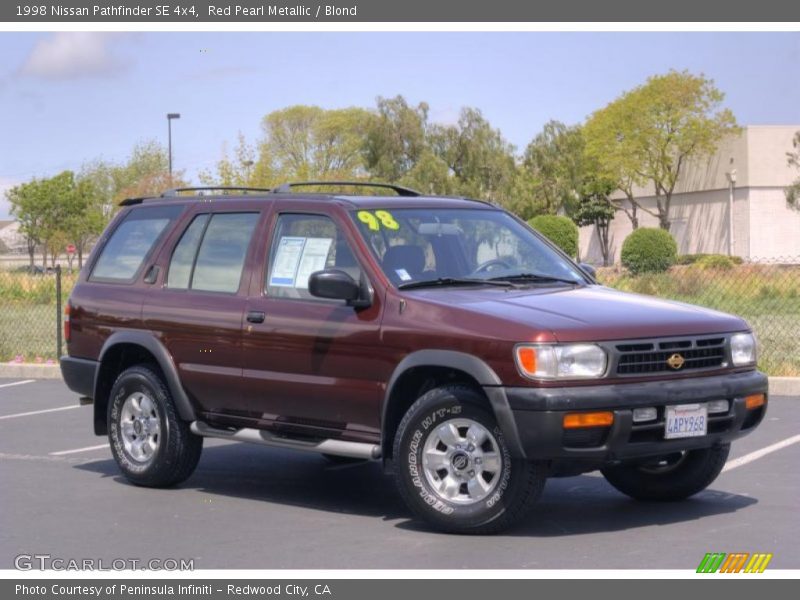 Front 3/4 View of 1998 Pathfinder SE 4x4
