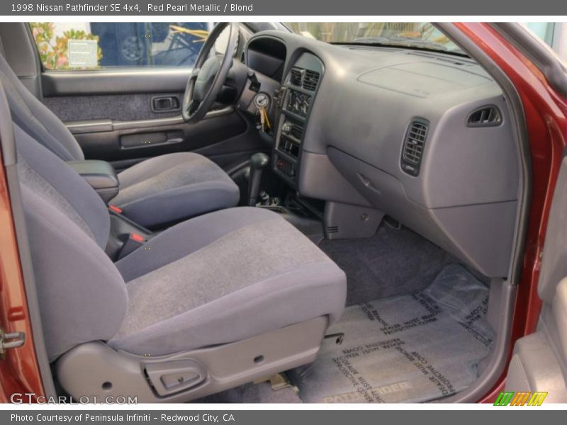  1998 Pathfinder SE 4x4 Blond Interior