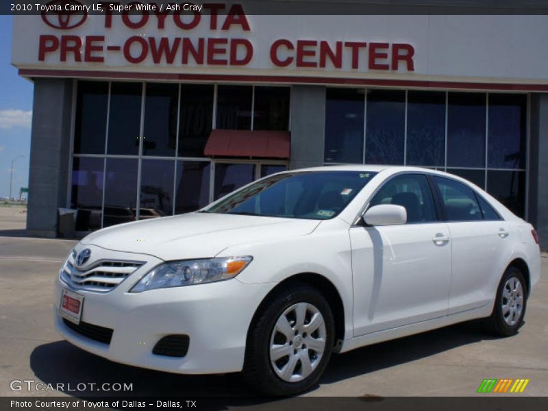 Super White / Ash Gray 2010 Toyota Camry LE