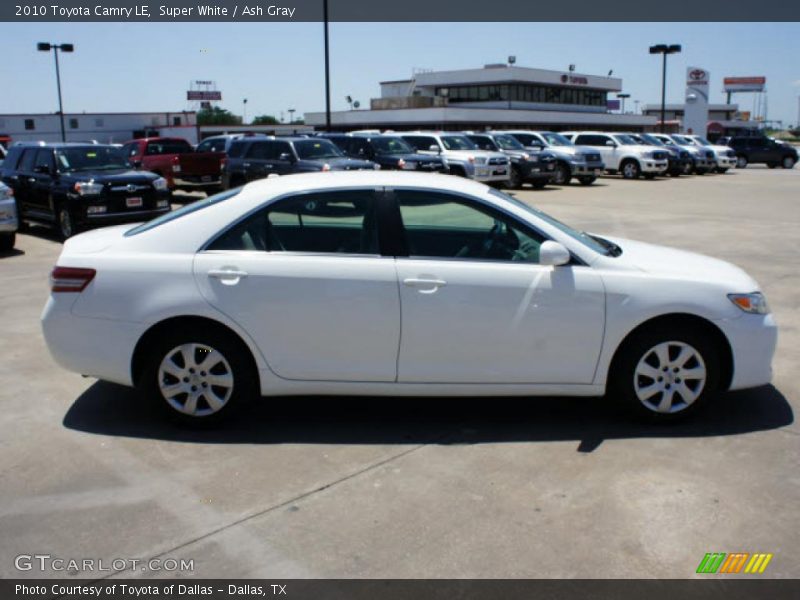 Super White / Ash Gray 2010 Toyota Camry LE