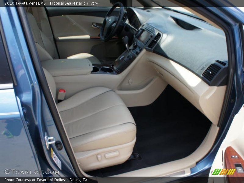  2010 Venza V6 Ivory Interior