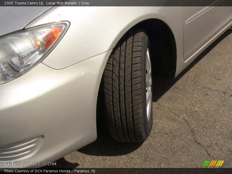Lunar Mist Metallic / Gray 2005 Toyota Camry LE