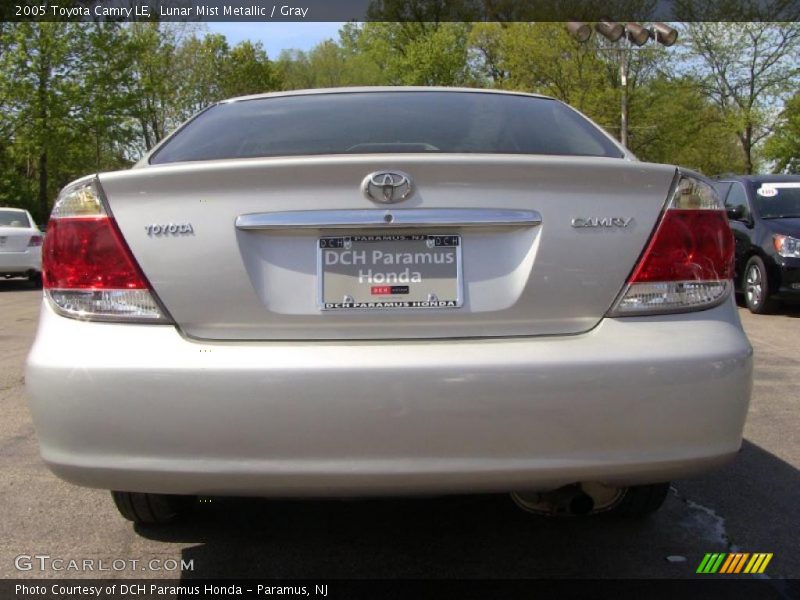 Lunar Mist Metallic / Gray 2005 Toyota Camry LE
