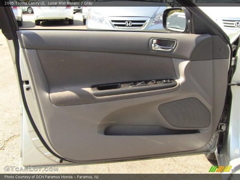 Lunar Mist Metallic / Gray 2005 Toyota Camry LE