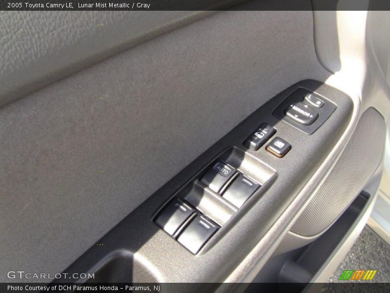 Lunar Mist Metallic / Gray 2005 Toyota Camry LE