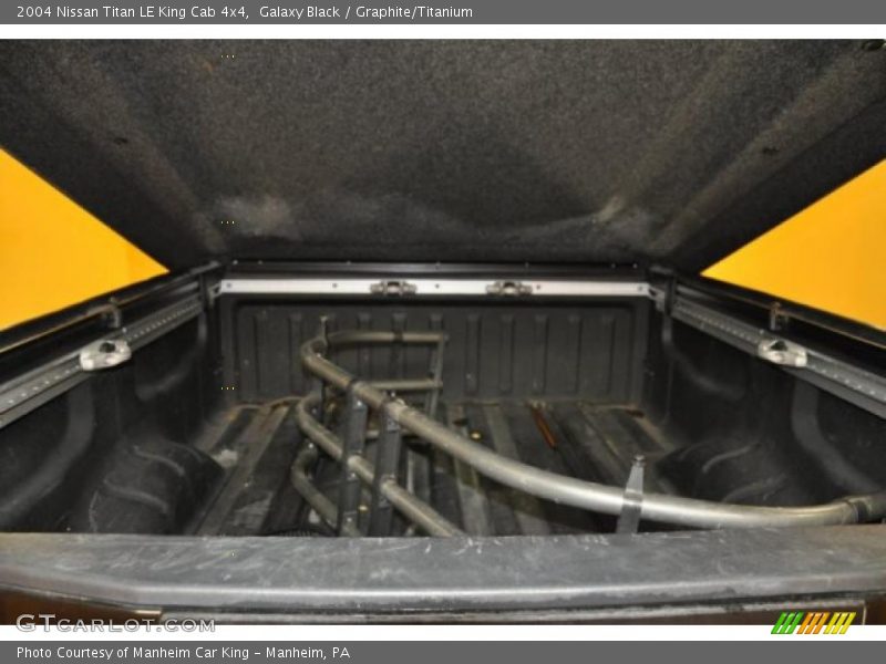 Galaxy Black / Graphite/Titanium 2004 Nissan Titan LE King Cab 4x4