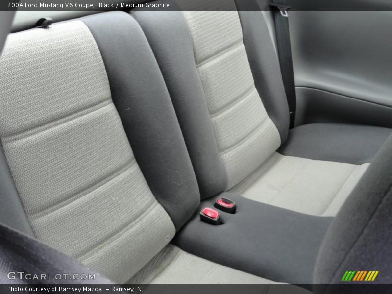 Black / Medium Graphite 2004 Ford Mustang V6 Coupe