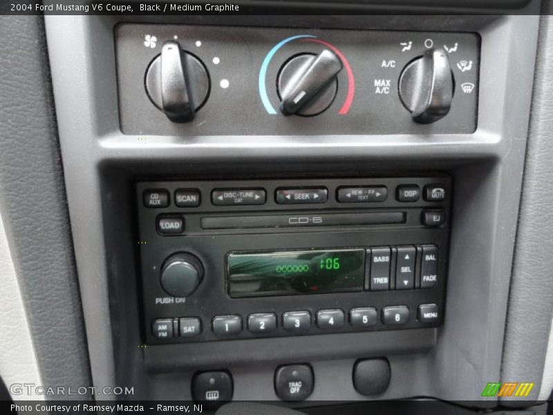 Black / Medium Graphite 2004 Ford Mustang V6 Coupe