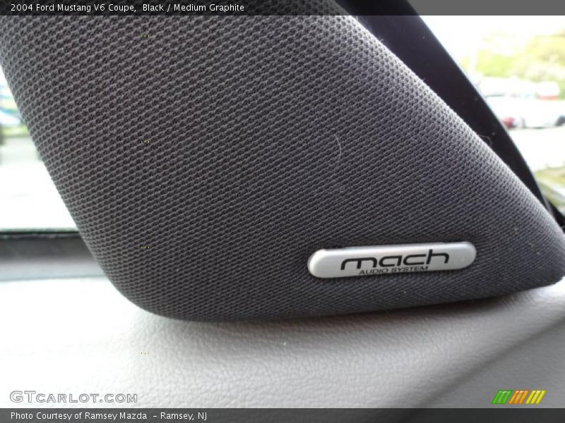 Black / Medium Graphite 2004 Ford Mustang V6 Coupe