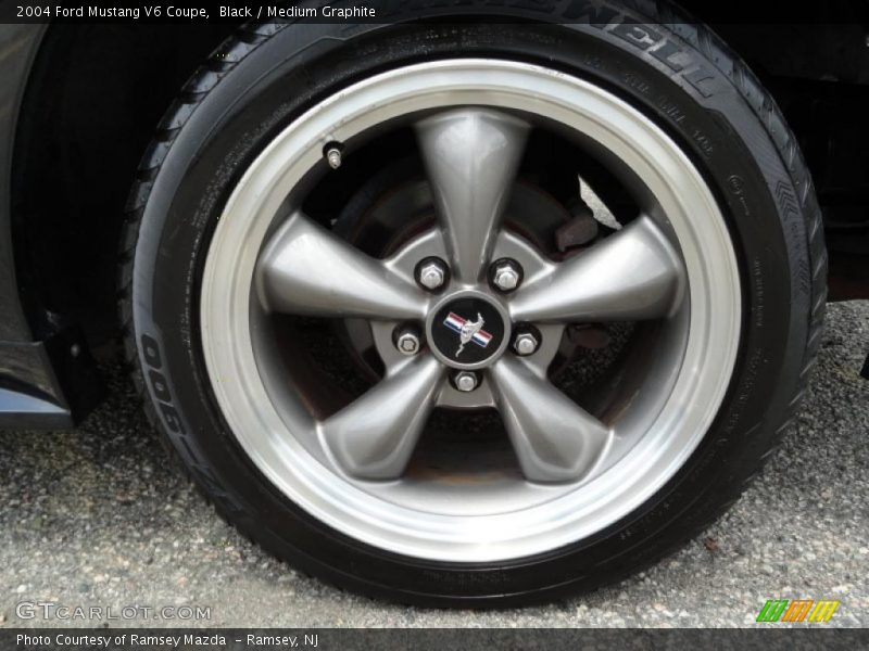 Black / Medium Graphite 2004 Ford Mustang V6 Coupe