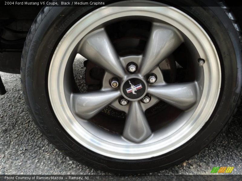 Black / Medium Graphite 2004 Ford Mustang V6 Coupe