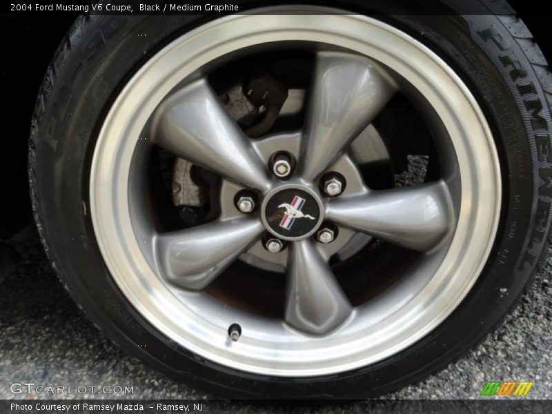 Black / Medium Graphite 2004 Ford Mustang V6 Coupe