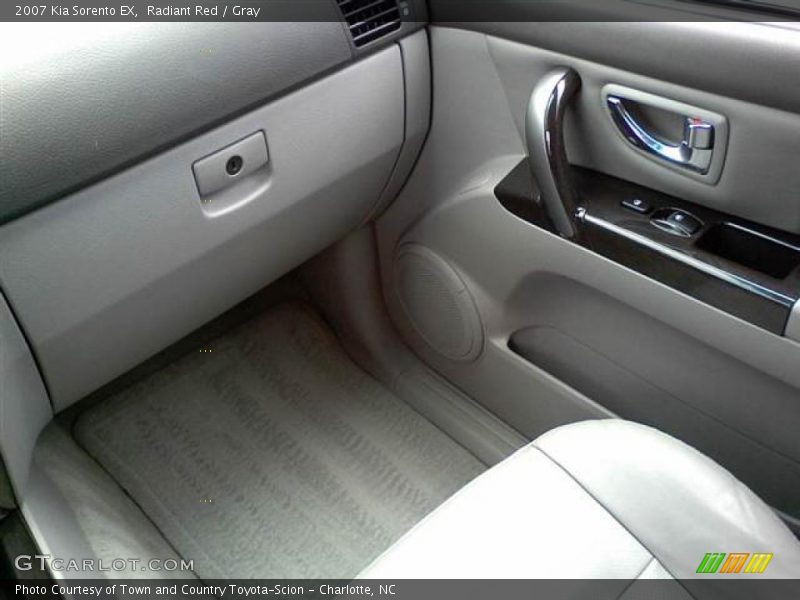 Radiant Red / Gray 2007 Kia Sorento EX