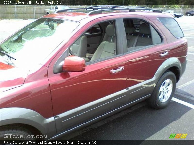 Radiant Red / Gray 2007 Kia Sorento EX