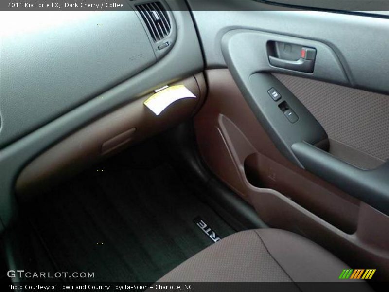 Dark Cherry / Coffee 2011 Kia Forte EX