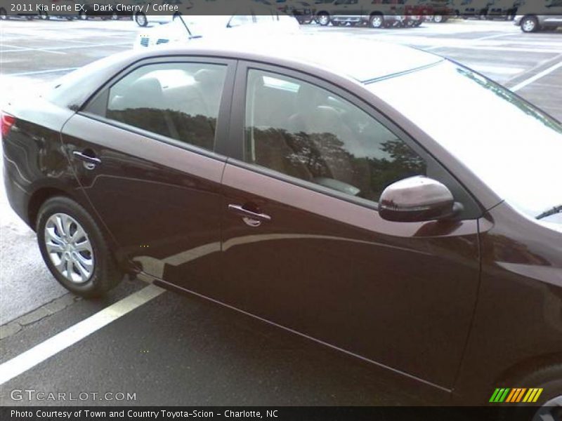 Dark Cherry / Coffee 2011 Kia Forte EX