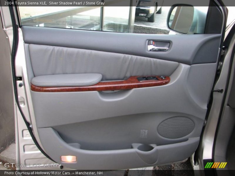 Silver Shadow Pearl / Stone Gray 2004 Toyota Sienna XLE