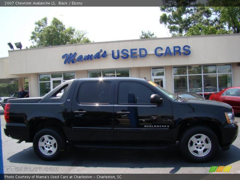 Black / Ebony 2007 Chevrolet Avalanche LS