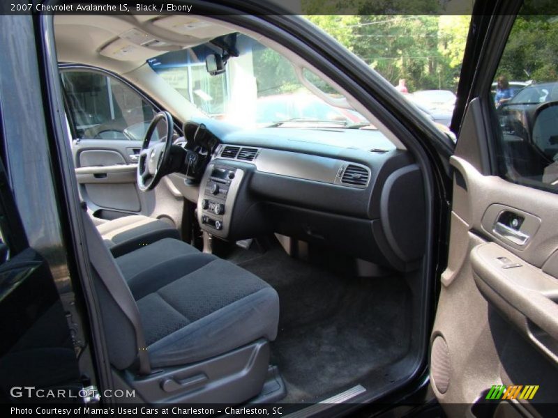 Black / Ebony 2007 Chevrolet Avalanche LS