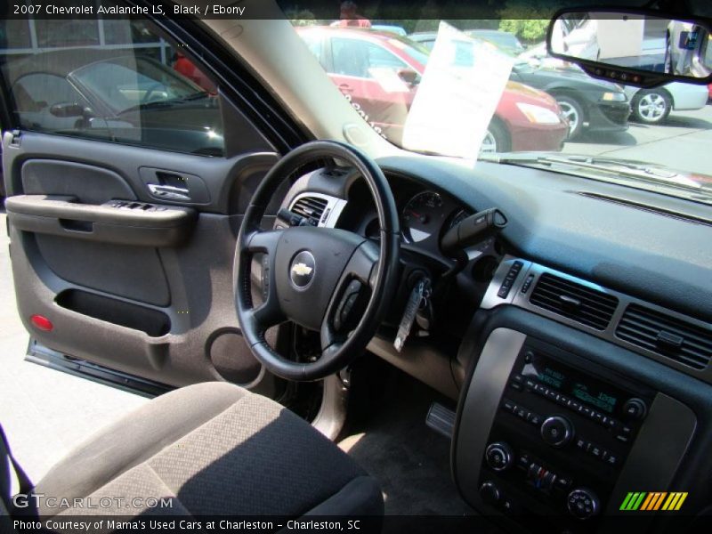 Black / Ebony 2007 Chevrolet Avalanche LS