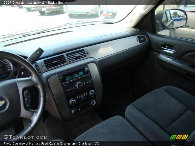 Black / Ebony 2007 Chevrolet Avalanche LS