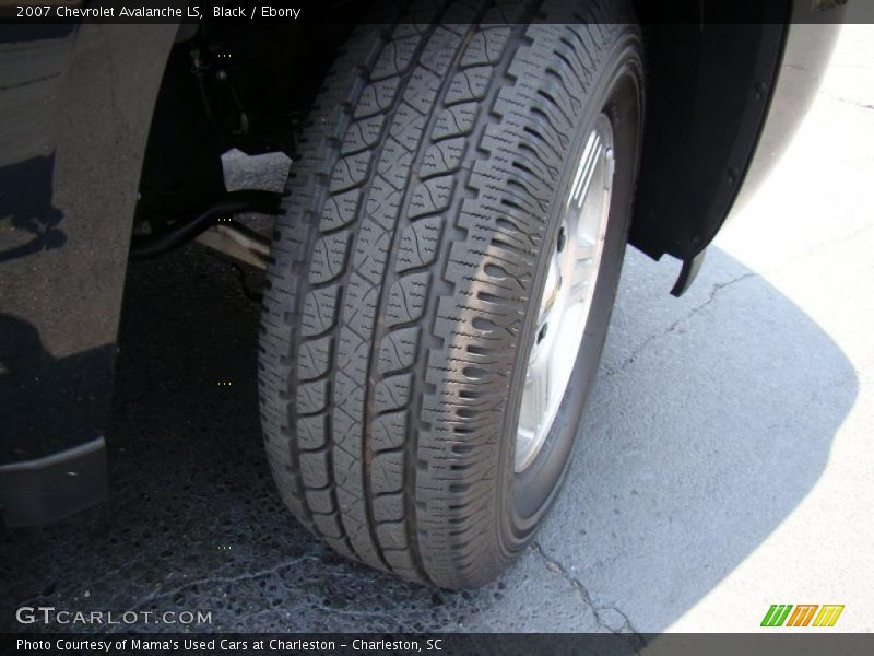 Black / Ebony 2007 Chevrolet Avalanche LS