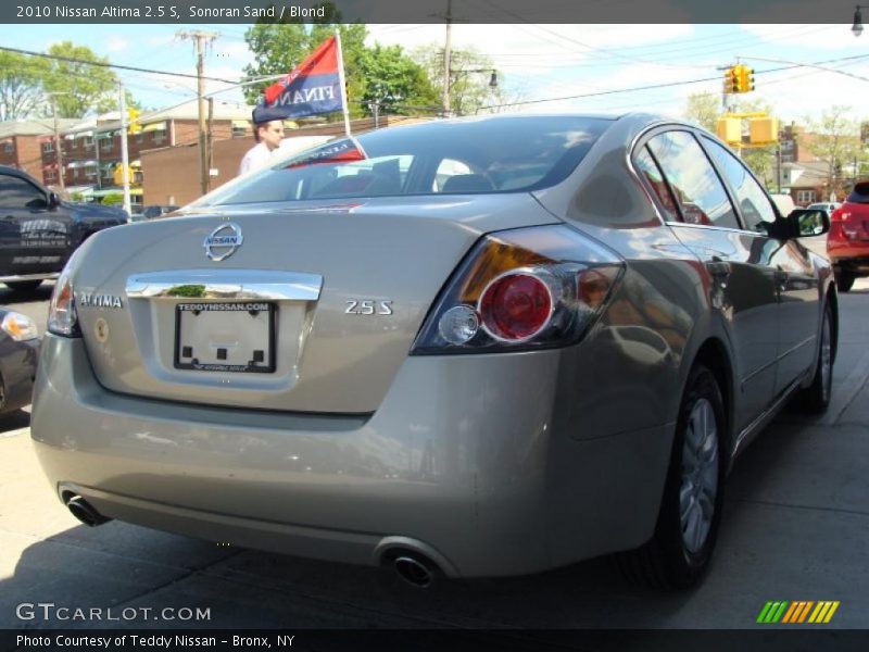 Sonoran Sand / Blond 2010 Nissan Altima 2.5 S
