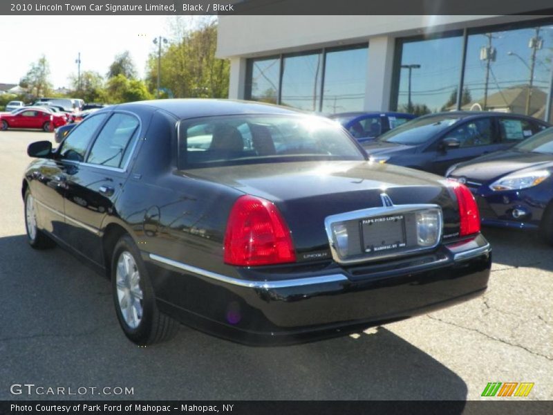 Black / Black 2010 Lincoln Town Car Signature Limited
